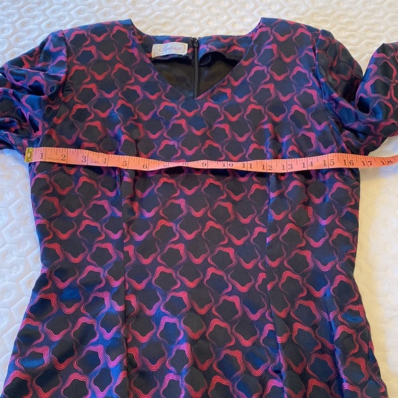 Vintage • Frederica Printed Fitted Dress - Picture 9 of 12